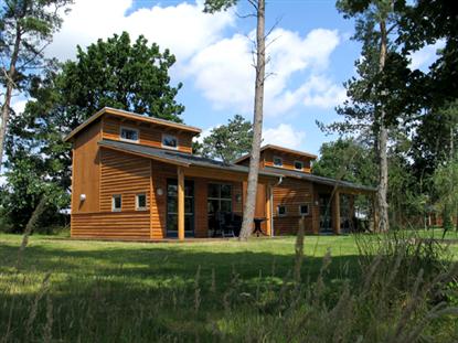 Die Hütten sind aus Lärchenholz gebaut